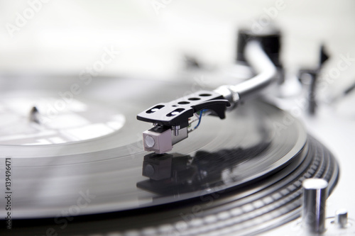Fotografie Plattenspieler mit Vinyl Schallplatte für DJ