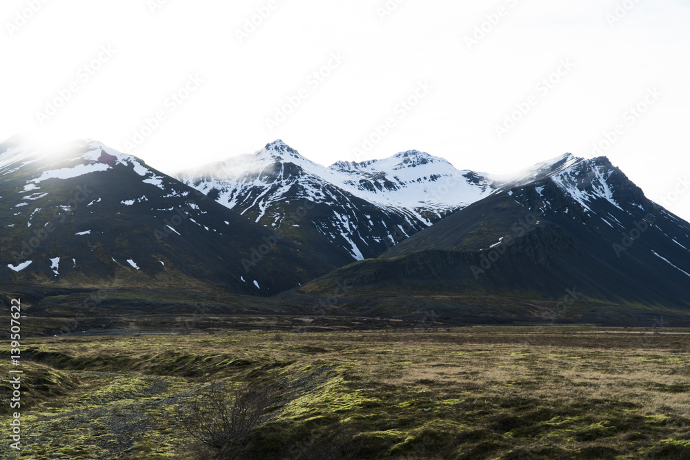 Fototapeta premium Snowcaped mountains in iceland