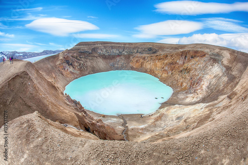 Lago e cratere viti Islanda