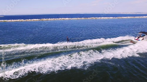 wake board vu d'un drone