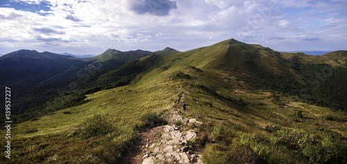 Fototapeta Naklejka Na Ścianę i Meble -  Panorama on the Bieszczady mountains with a path going from Wetlina to Tarnica