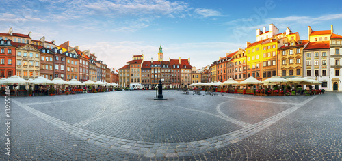 Warszawa, Rynek Starego Miasta latem, Polska, nikt