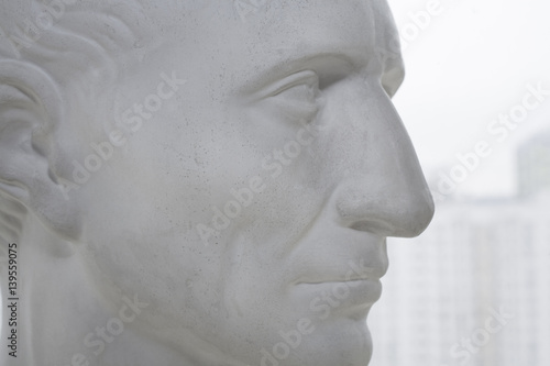 фрагмент лица гипсовой головы Цезаря