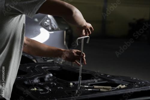 Auto body repair series: reassemble car door