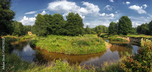 Rotate forest river.