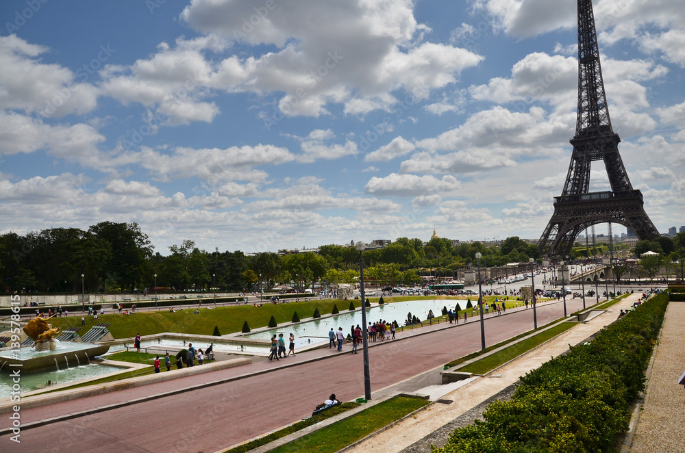 the Eiffel tower and the Place de Trocadero the Eiffel tower and the Place de Trocadero