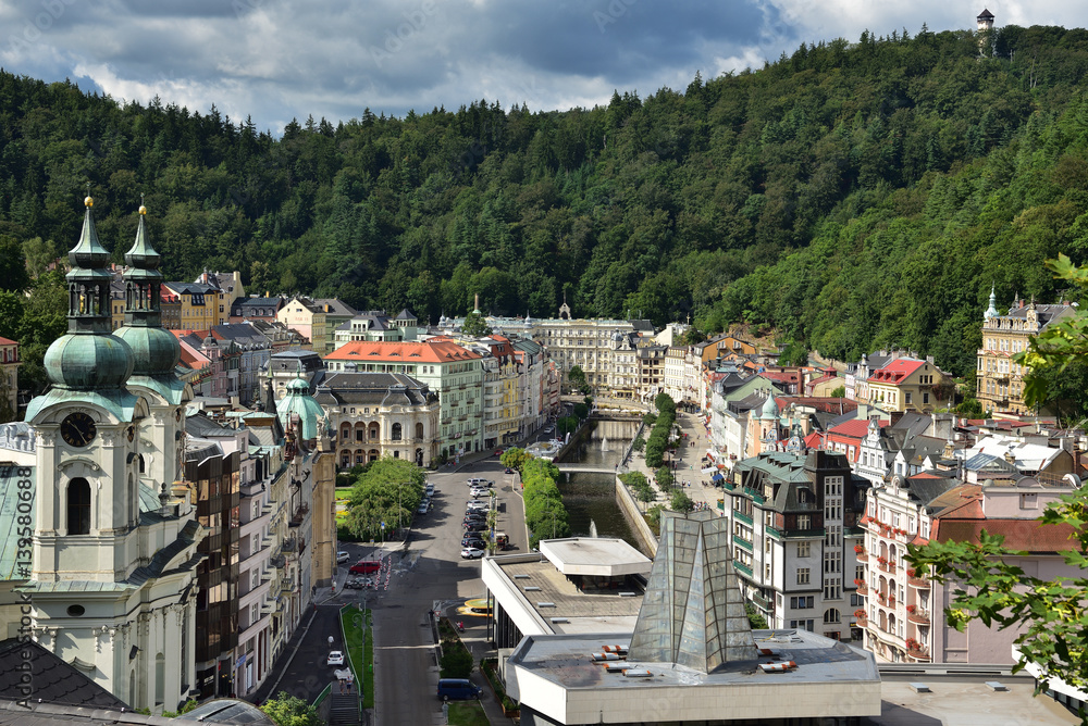 Fototapeta premium Blick auf Karlovy Vary / Karlsbad in Tschechien 