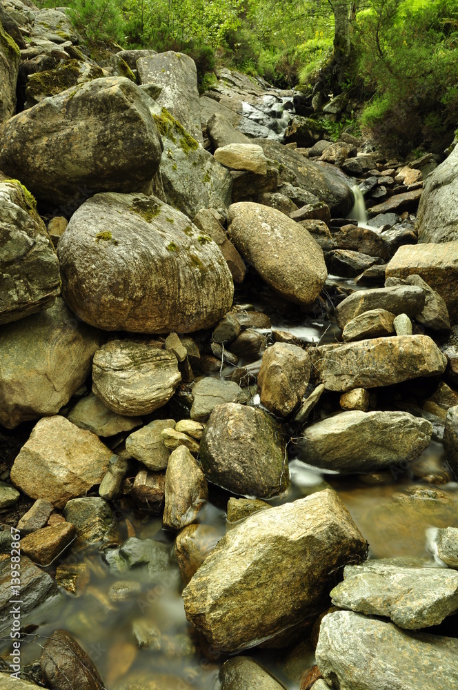 Obraz premium Waterfall in Rollonhytte Vardane, Norway 2013