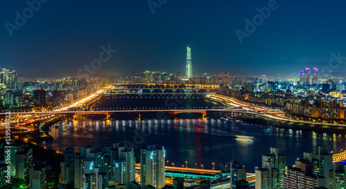 Cityscape of Hangang bridge in korea © Atakorn