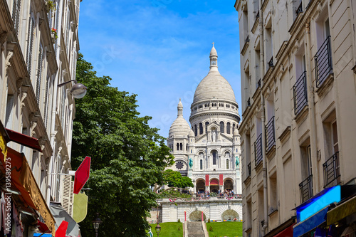 Платно Sacre Coeur Basilique in Montmartre Paris