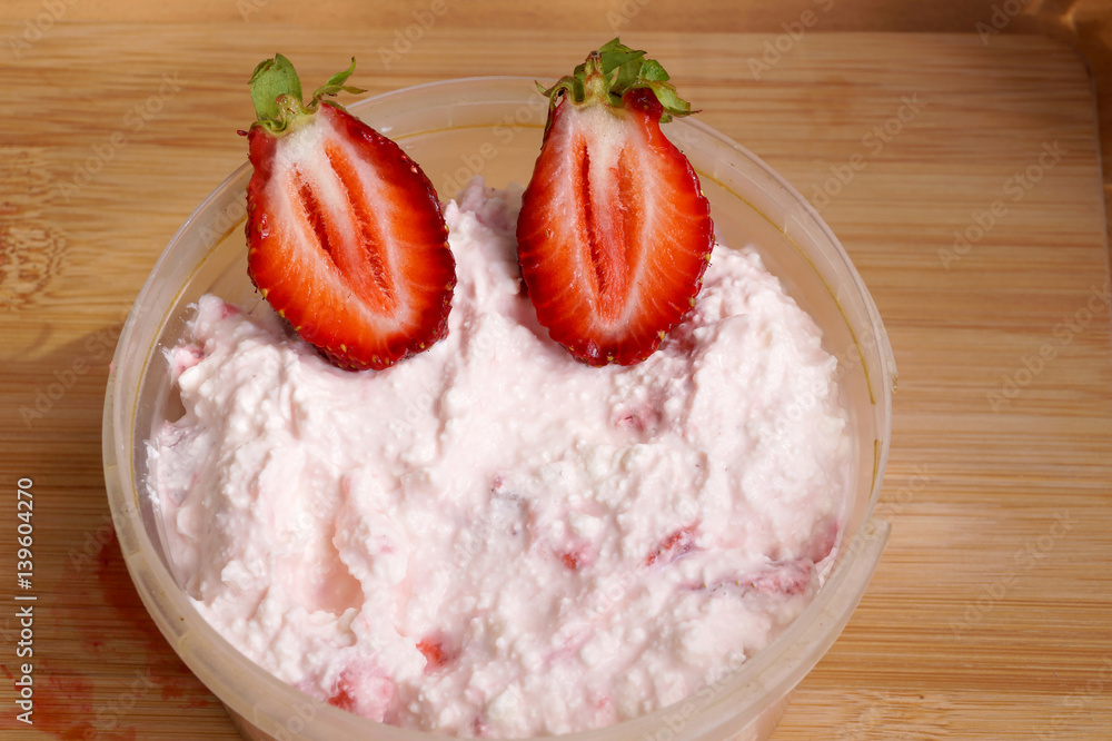 Berry curds with the strawberry Berry curds with the strawberry