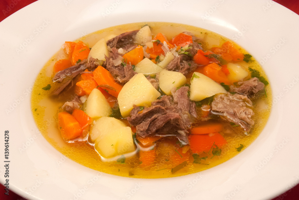 Eintopf mit Suppenfleisch und Gemüse Eintopf mit Suppenfleisch und Gemüse