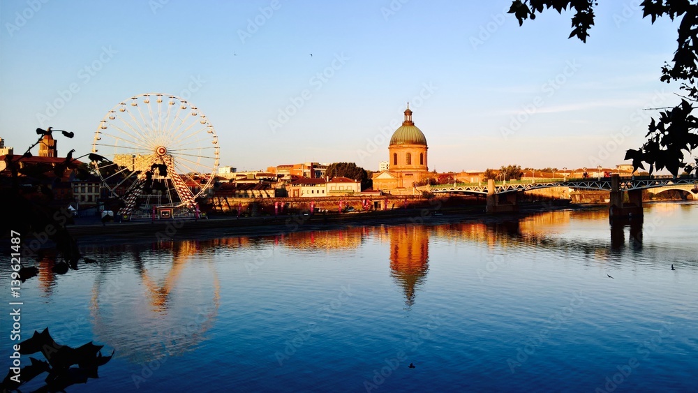 Toulouse, grande roue, Lagrave et pont Saint Pierre depuis la Garonne 