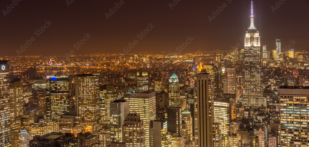 Fototapeta premium View of New York Manhattan during sunset hours