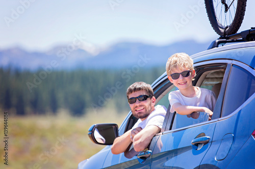 family at road trip © Aleksei Potov