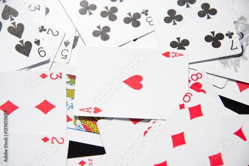 トランプ　カードゲームで一儲けをしたいがカードゲームができない。