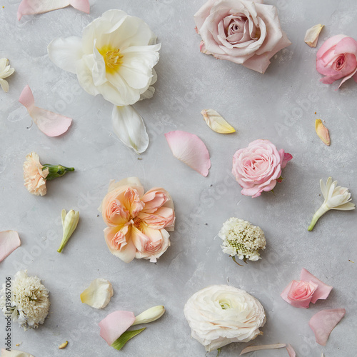 Fototapeta Naklejka Na Ścianę i Meble -  Composition of flowers on grey background