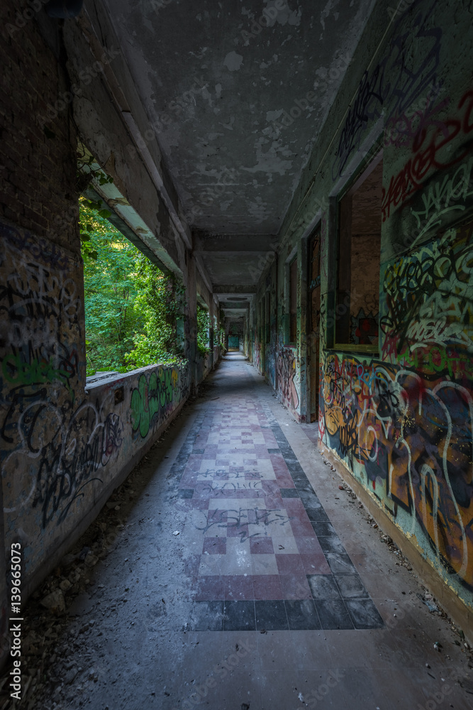 Obraz premium Opuszczony korytarz