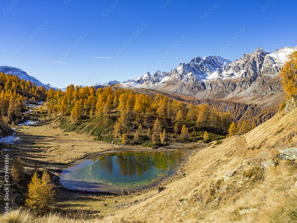 Fototapeta premium Alpine landscape