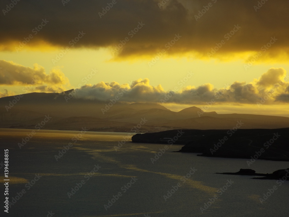 Island, beach , travel, meer, sonne, licht, sand, steine, dose, mond, laptop,stimmung Island, beach , travel, meer, sonne, licht, sand, steine, dose, mond, laptop,stimmung