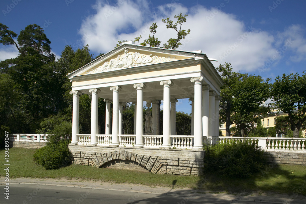 Pavillon der Drei Grazien in the Park of the Grand Palace in Pavlovsk royal estate, south of St. Petersburg, Russian Federation