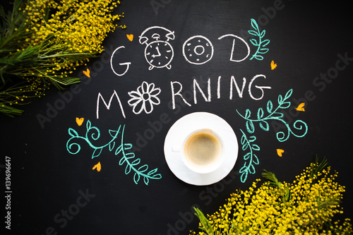 Fotografia morning spring still life with a m cup of coffee a mimosa