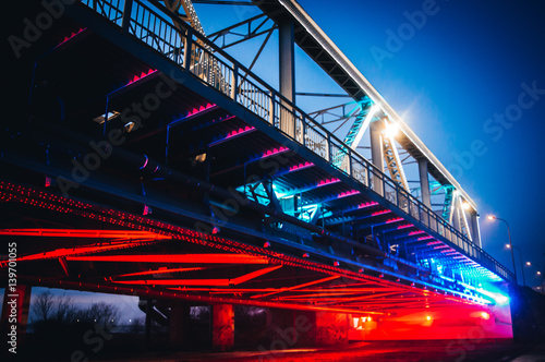 Oświetlony most 2