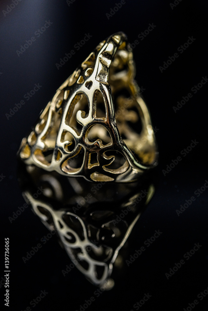 Fototapeta premium Elegant ring made of gold