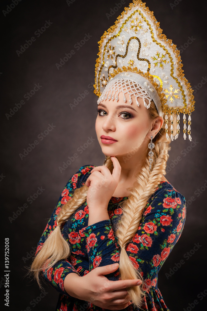 Foto Stock Headdress Girl Folk Portrait Russian Russia Dress Traditional Culture