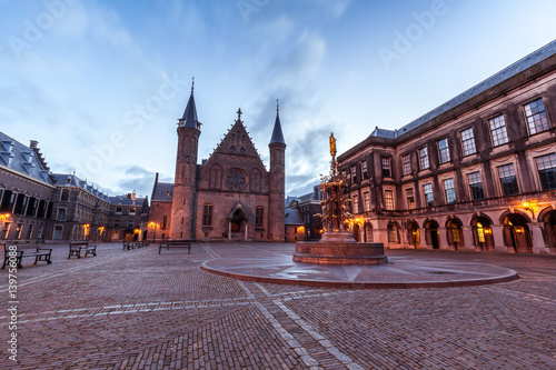 Obraz na płótnie Binnenhof square, government buildings in Hague (Den Haag), South Holland, Netherlands
w salonie