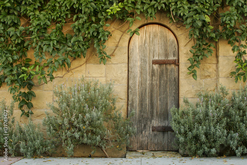 Fototapeta Rustic wooden doorway