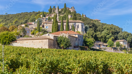 panorama du village perché de la Roque sur Cèze, Gard, France