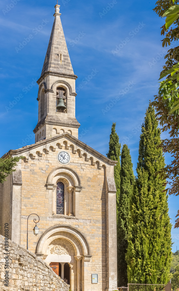 église du village perché de la Roque sur Cèze, Gard, France 