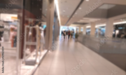 Shopping center blurred © ugljesaras