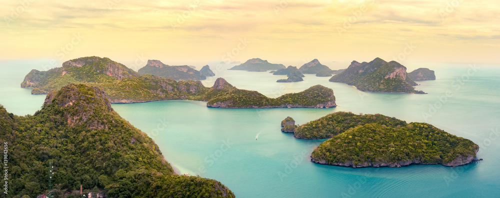 Obraz premium Mu Ko Ang Thong National Marine Park in Thailand