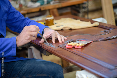 Slika na platnu cabinet maker at work