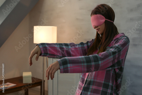 Young sleepy woman sufferin...