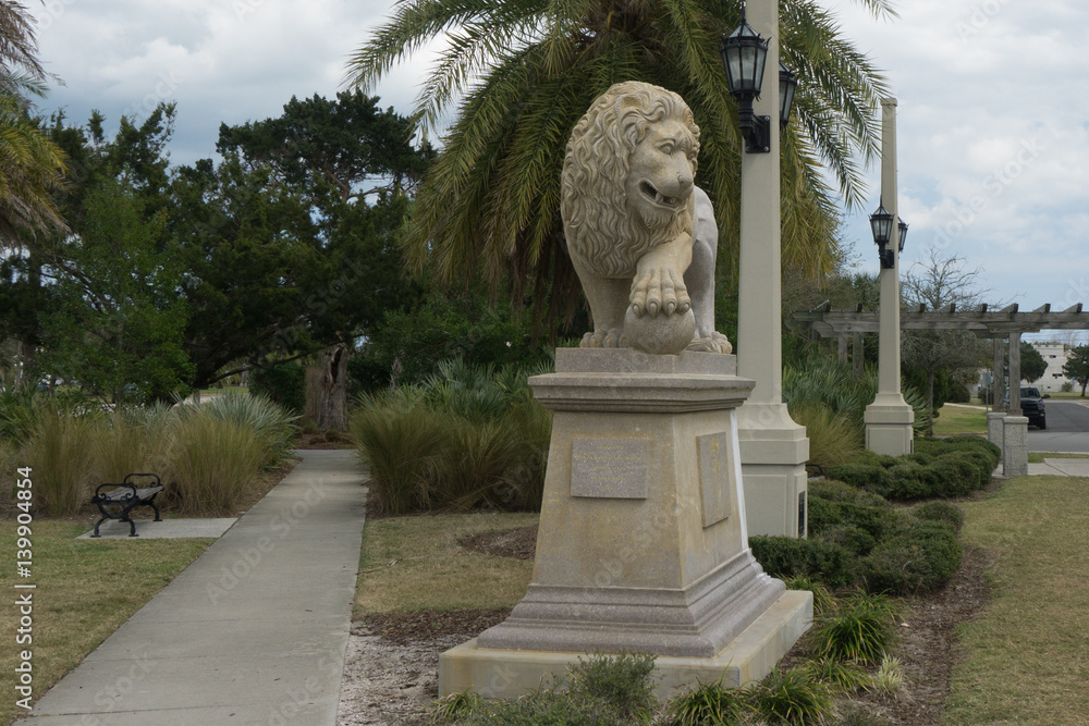 Obraz premium Park Lion Statue