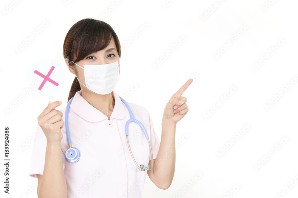 判定する看護師 判定する看護師