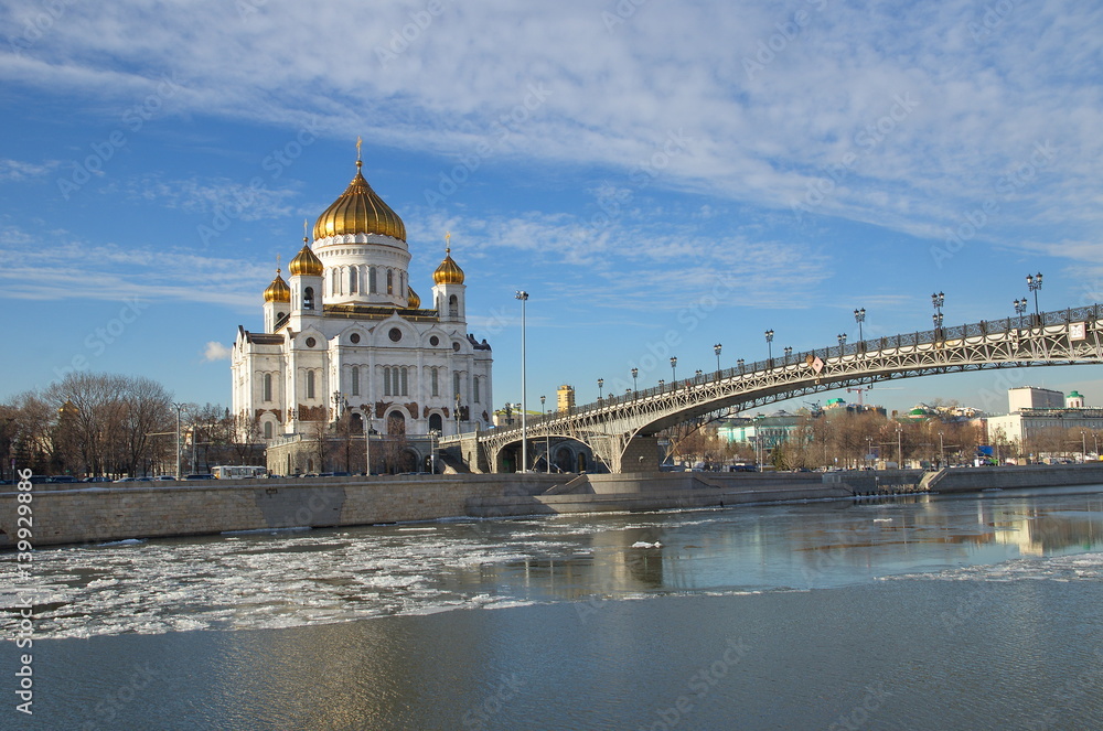 Winter view of the Cathedral of Christ the Savior and Patriarchal bridge, Moscow, Russia