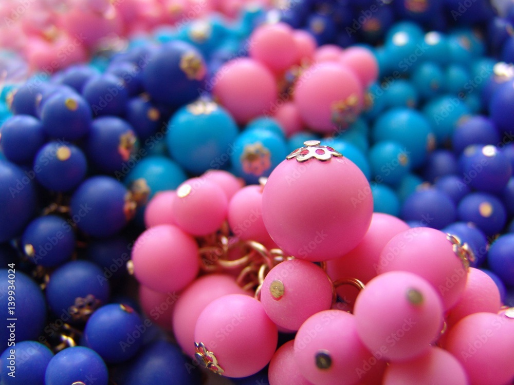 Obraz premium bead, background, abstract, shiny, pattern, jewelry, transparent, bright, crystal, beautiful, collection, reflection, decoration, glamour, accessory, drop, design, color, elegance, objects, blue, clea
