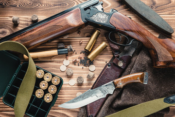 Papier peint photo Chasser Ensemble complet d'accessoires de chasse  © halkevych