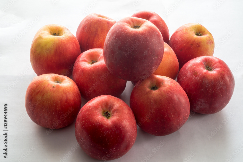 ripe red apples ripe red apples
