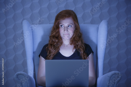 Canvas Print Girl addicted to social networks