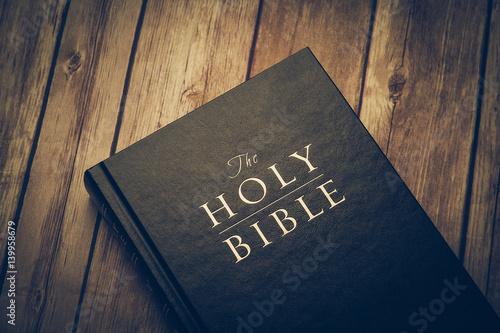 Cuadro en lienzo The Holy Bible