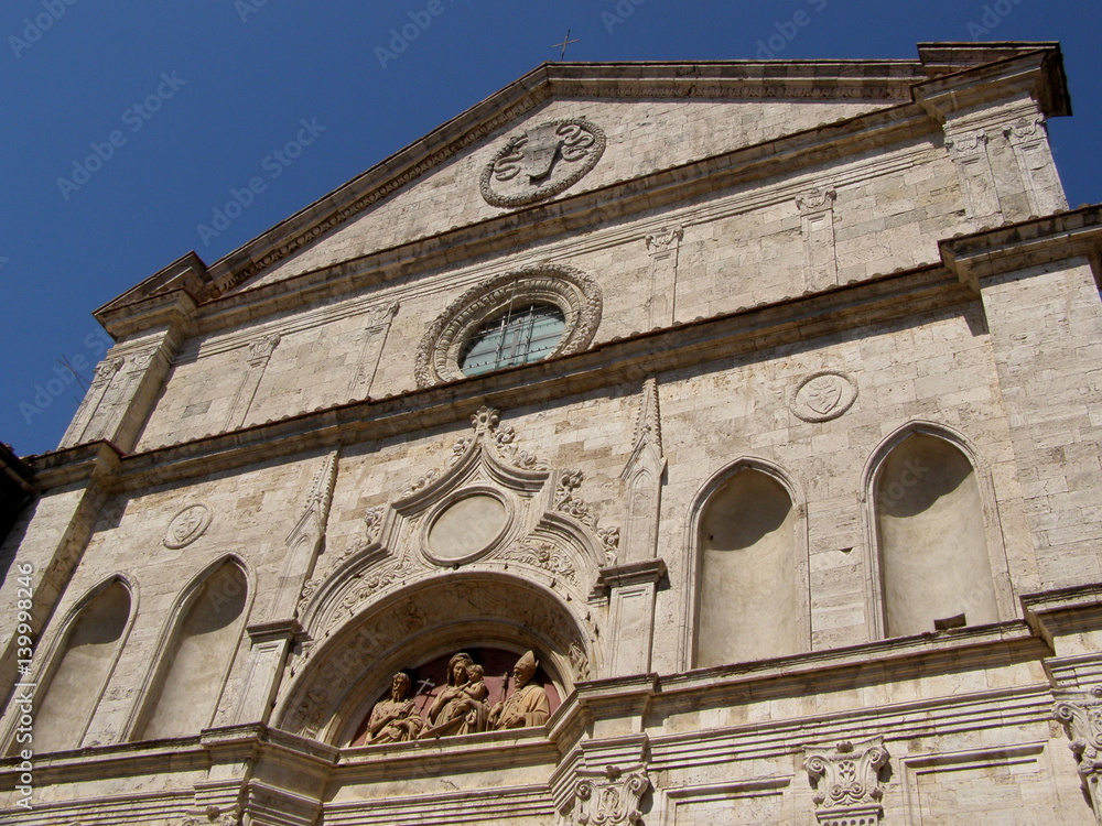 Fototapeta premium Fasada zabytkowego kościoła