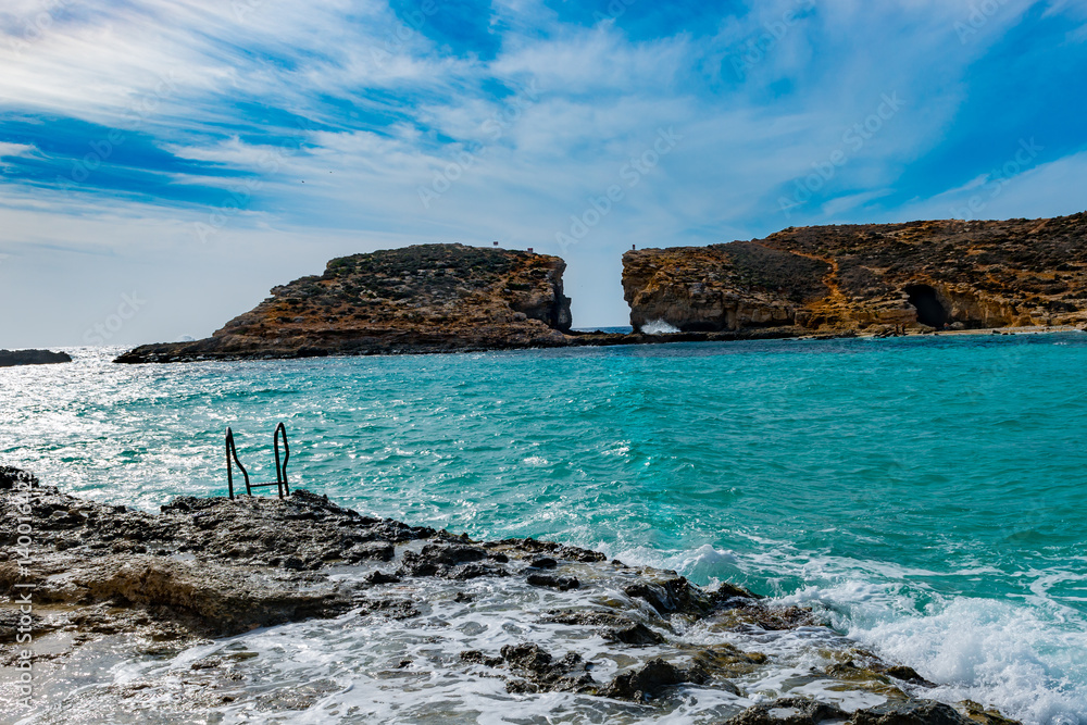 malerische Bucht Mittelmeer blaue Lagune Comino Insel Malta Gozo