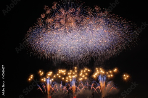 打上花火 ワイド スターマイン Wide Star mine fireworks display(pyromusical) photo