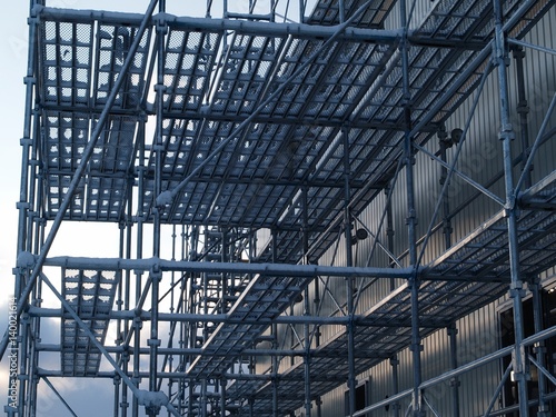 Wallpaper Mural 建築途中の倉庫と足場 Torontodigital.ca