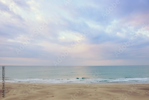 海岸の風景、静かな海水浴場 © blew_f